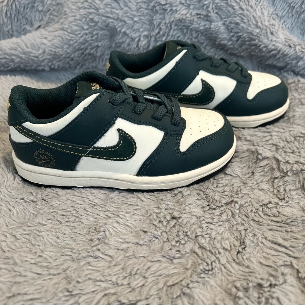 Toddler Nike Dunk Low in Vintage Green